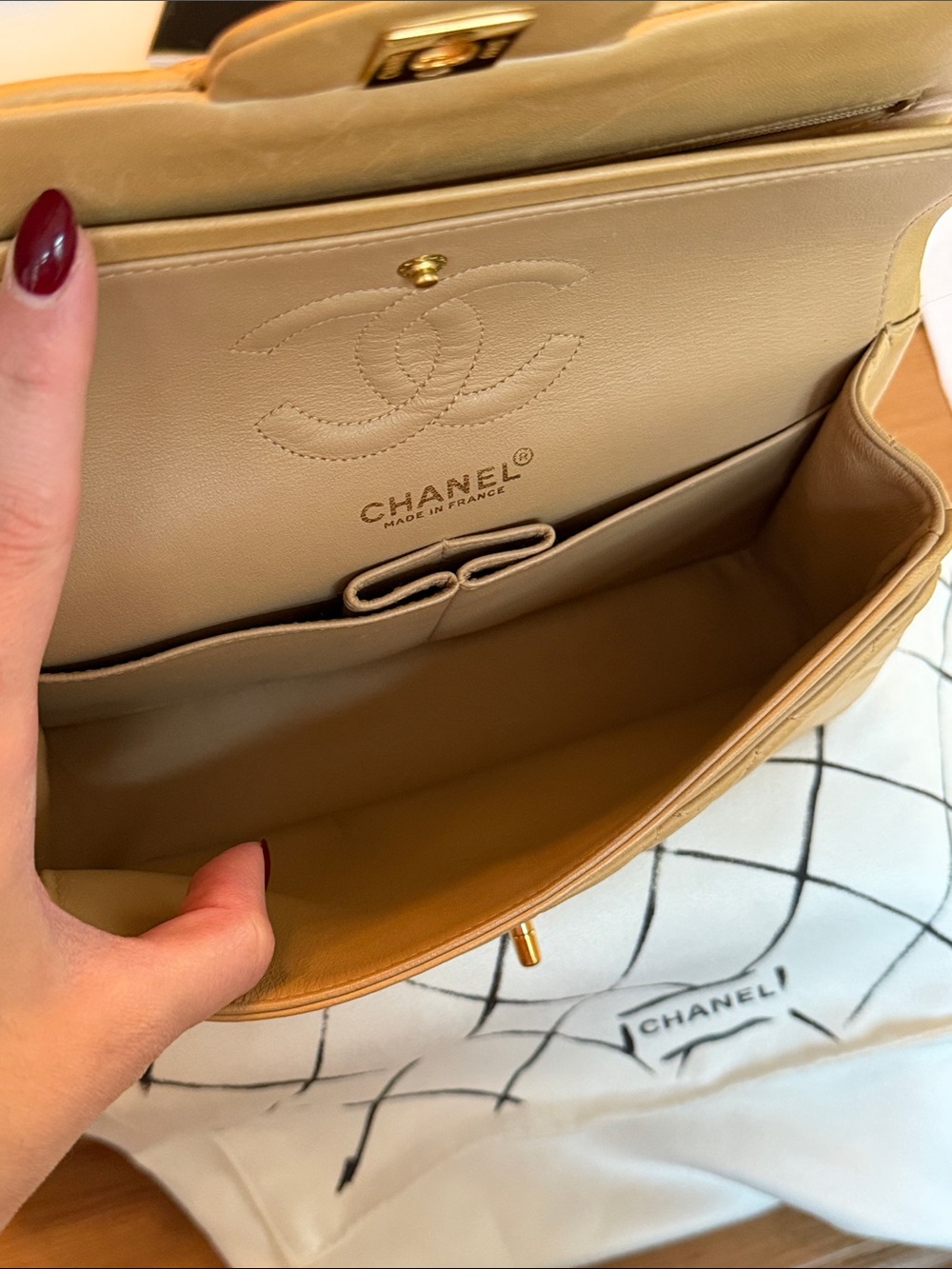 CHANEL Small Classic Vintage Double Flap Beige Quilted Lambskin with Gold Plated - Picture 8 of 16